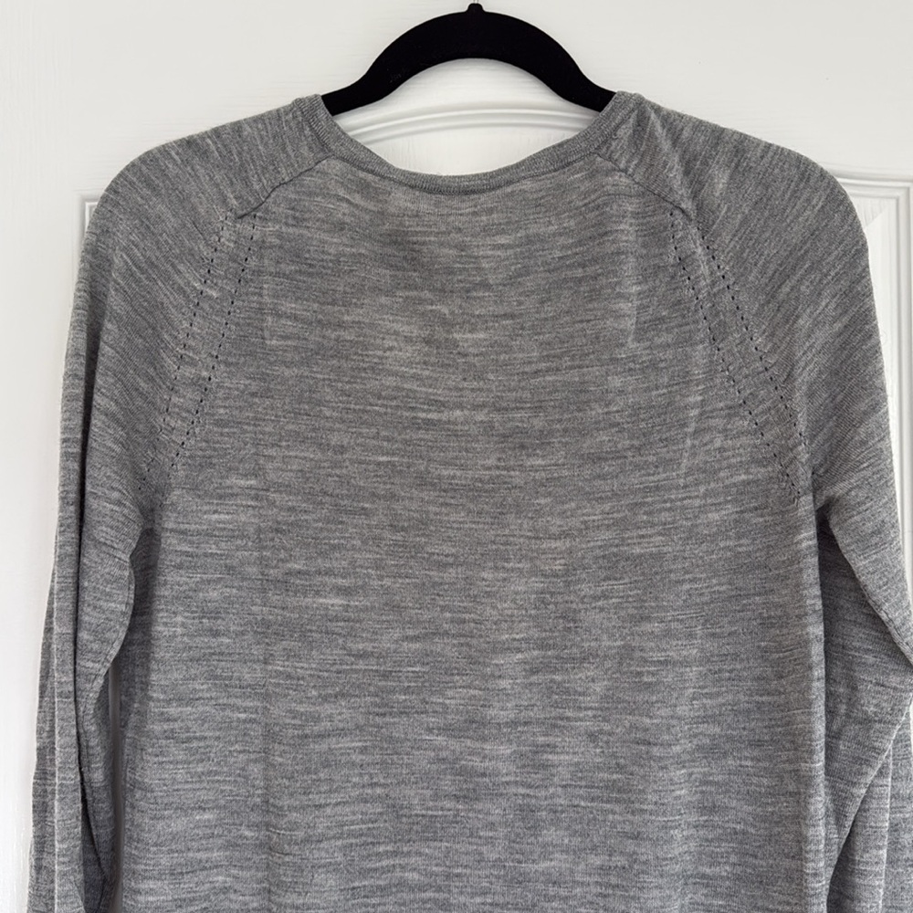 LOFT heather grey long sleeve v-neck sweater - Picture 4 of 5